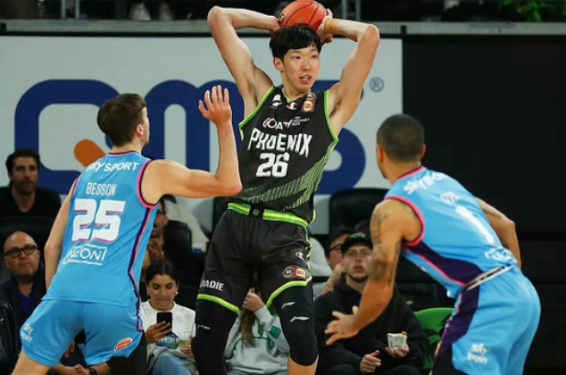 布莱斯·哈珀关键一击助球队止败